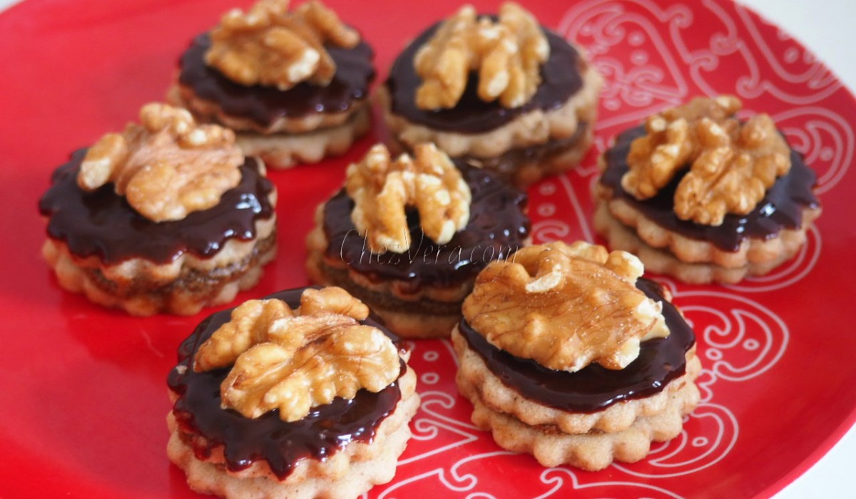 Coffee and Nuts Sandwich Cookies