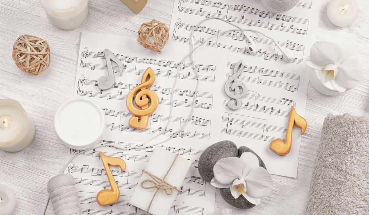 Experience the Fête de la Musique with our music theme cookie cutters!