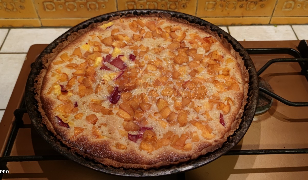 Fruit Pie with Almond Cream