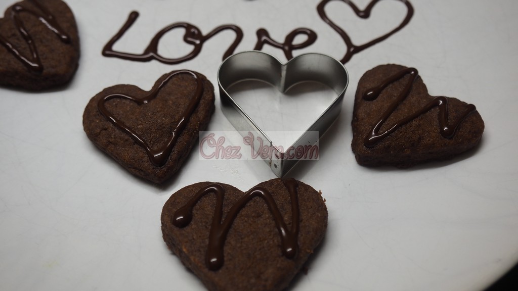 Lovely Cocoa Shortbread Cookies with Chocolate