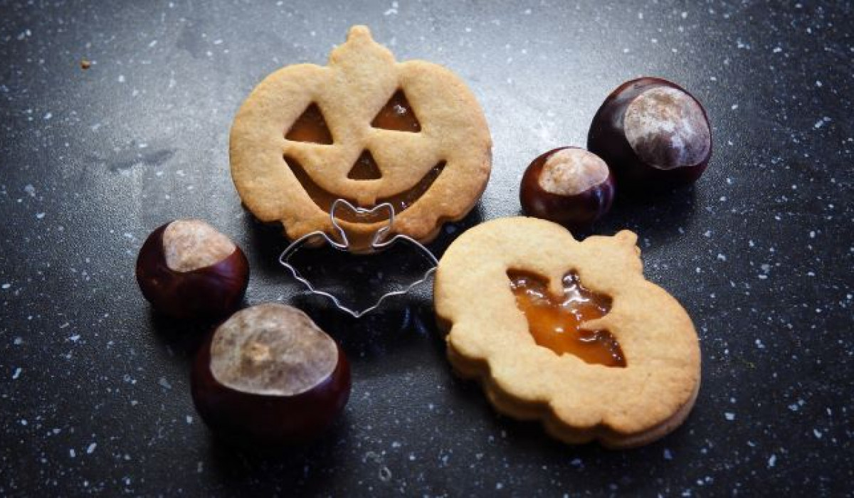 Halloween Cookies (with Jam)