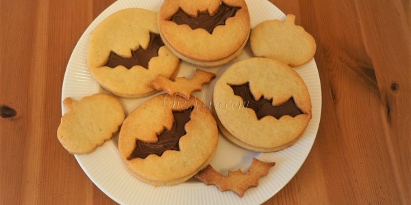 Fledermaus-Kekse zu Halloween