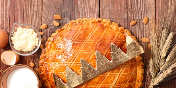 Galette des rois with hazelnuts, chocolate chips and pear