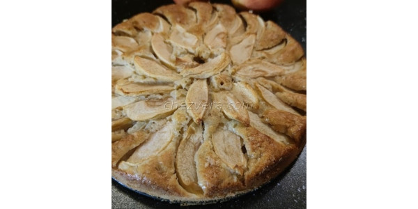 A great combination of soft dough and apples - You will love this pie.