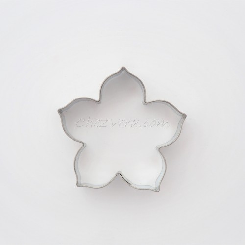 Cookie Cutter Lily – large