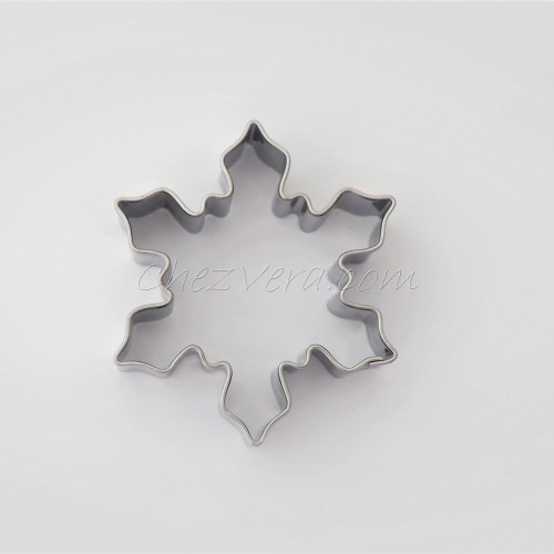 Cookie Cutter Snowflake – small