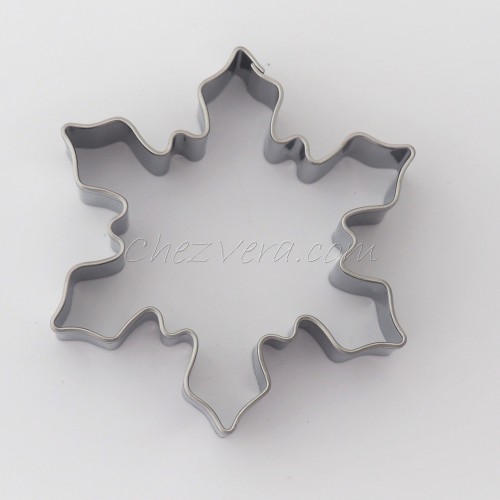 Cookie Cutter Snowflake – large