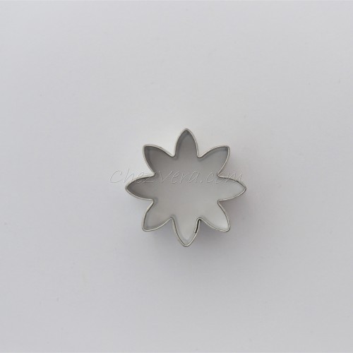 Cookie Cutter Daisy – small