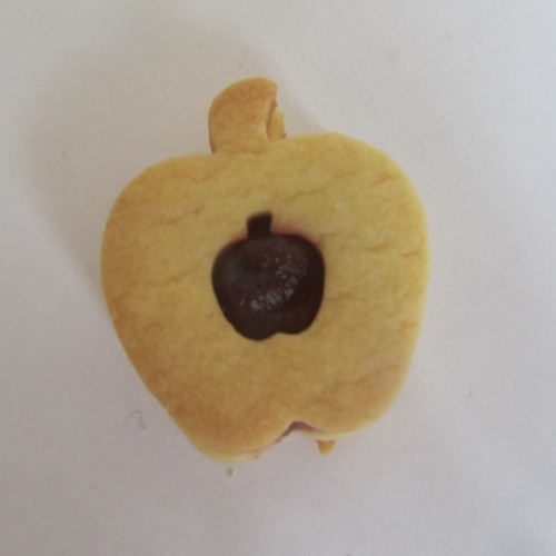 Linzer Cookie Cutter – Apple