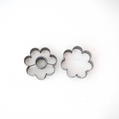 Linzer Cookie Cutters Set – Flower with Circle (medium)